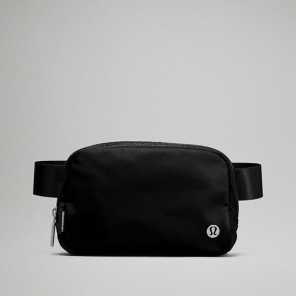 Lululemon Everywhere Belt Bag 1L – Black, NWT, Extended Strap – Perfect Gift - Picture 2 of 12